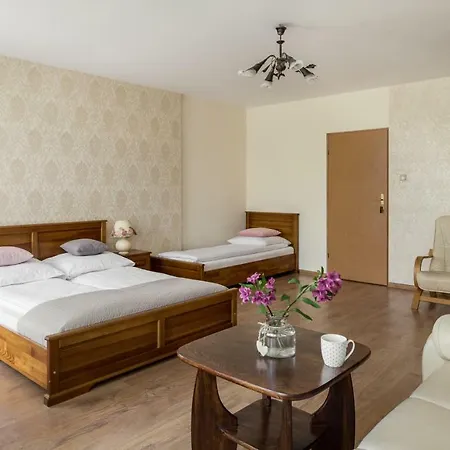 Jawor ホームステイ